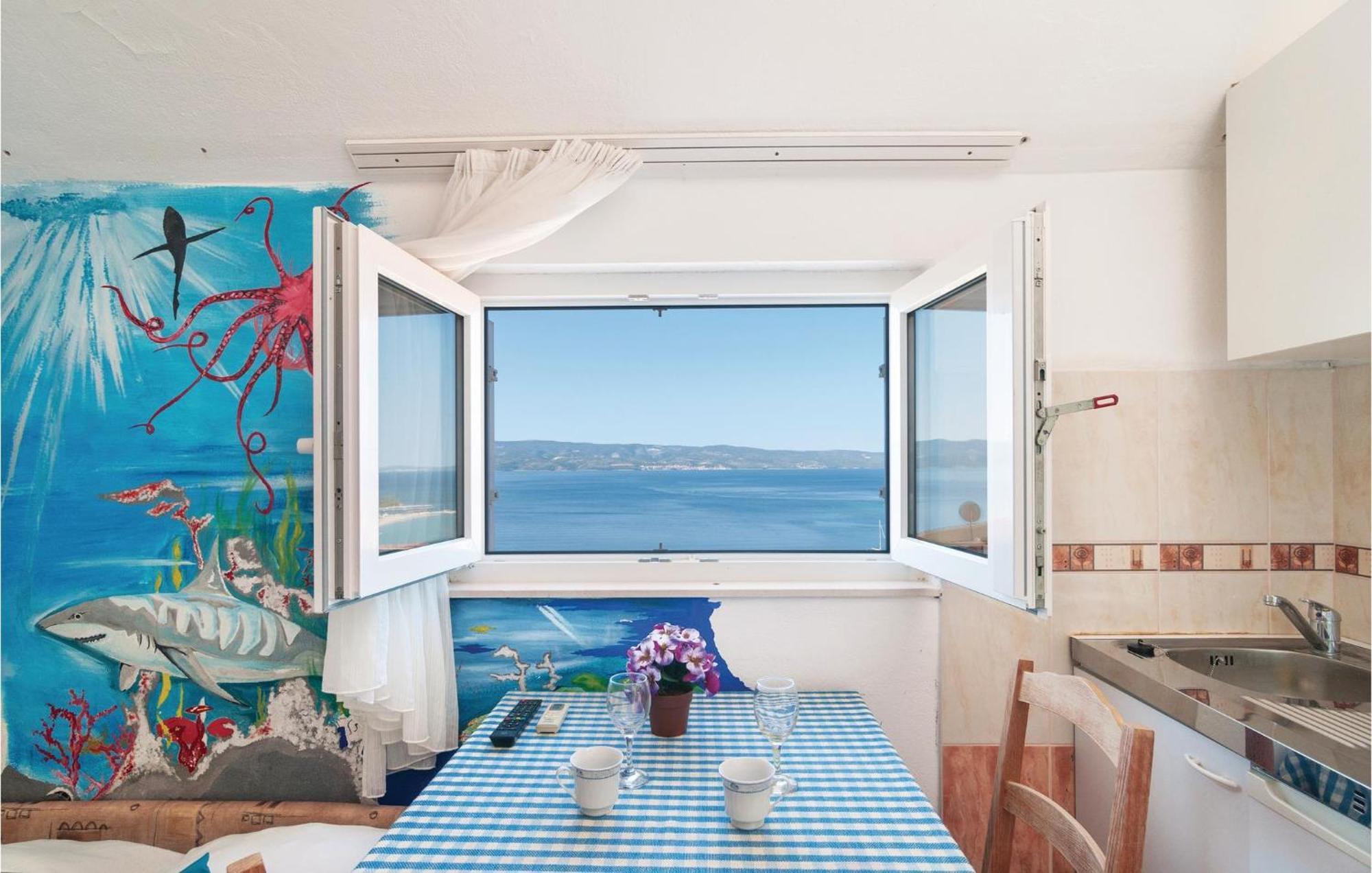 Gorgeous Apartment In Omis With House Sea View Exterior photo